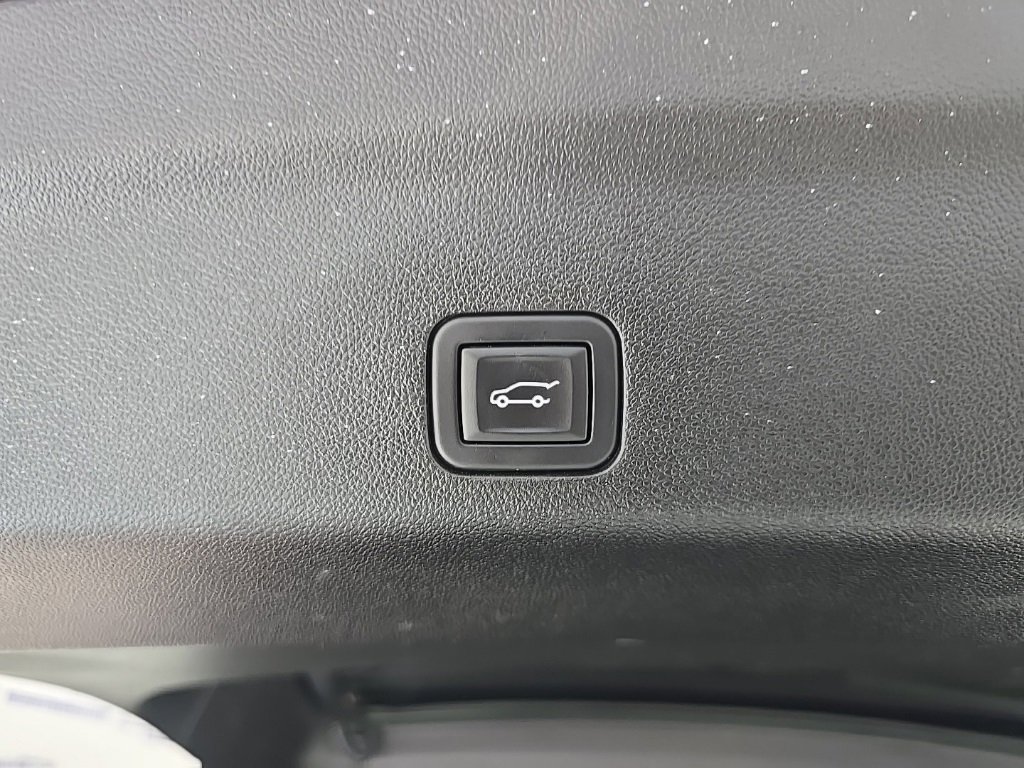 Used 2024 Chevrolet Suburban LT image 24