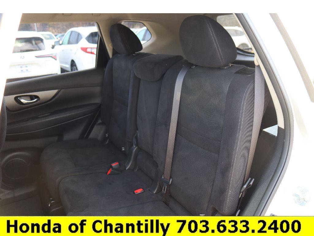 Used 2016 Nissan Rogue S w/ Appearance Package image 23