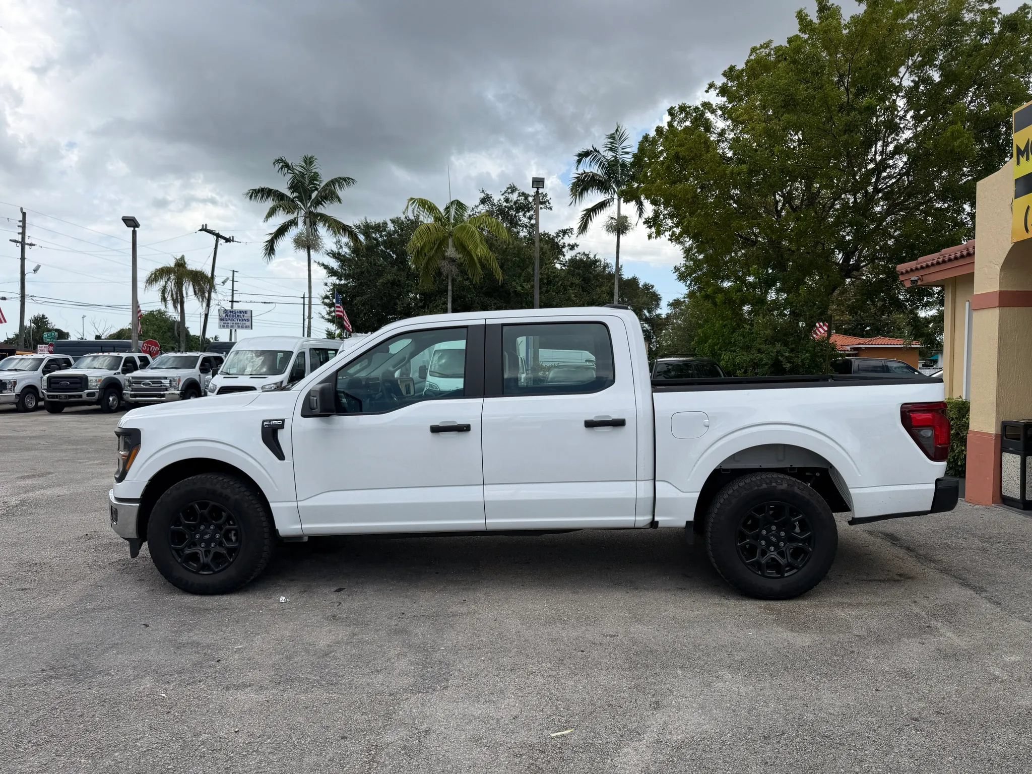 Used 2024 Ford F150 XL w/ Tow/Haul Package RWD image 2