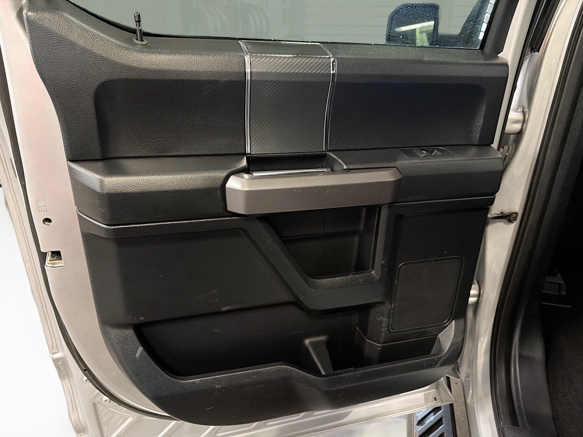 Used 2019 Ford F150 XLT w/ Equipment Group 302A Luxury AWD/4WD image 27