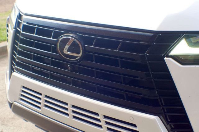 Used 2024 Lexus GX 550 image 10
