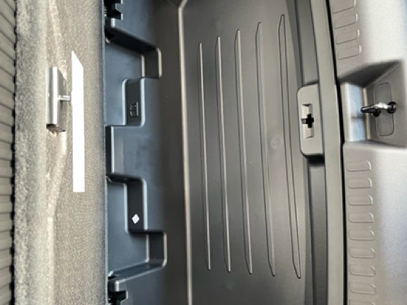 New 2026 Chevrolet Traverse High Country w/ LPO, Floor Liner Package FWD image 9