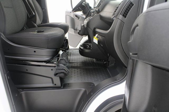 Used 2025 RAM ProMaster 2500 w/ Storage Group image 18