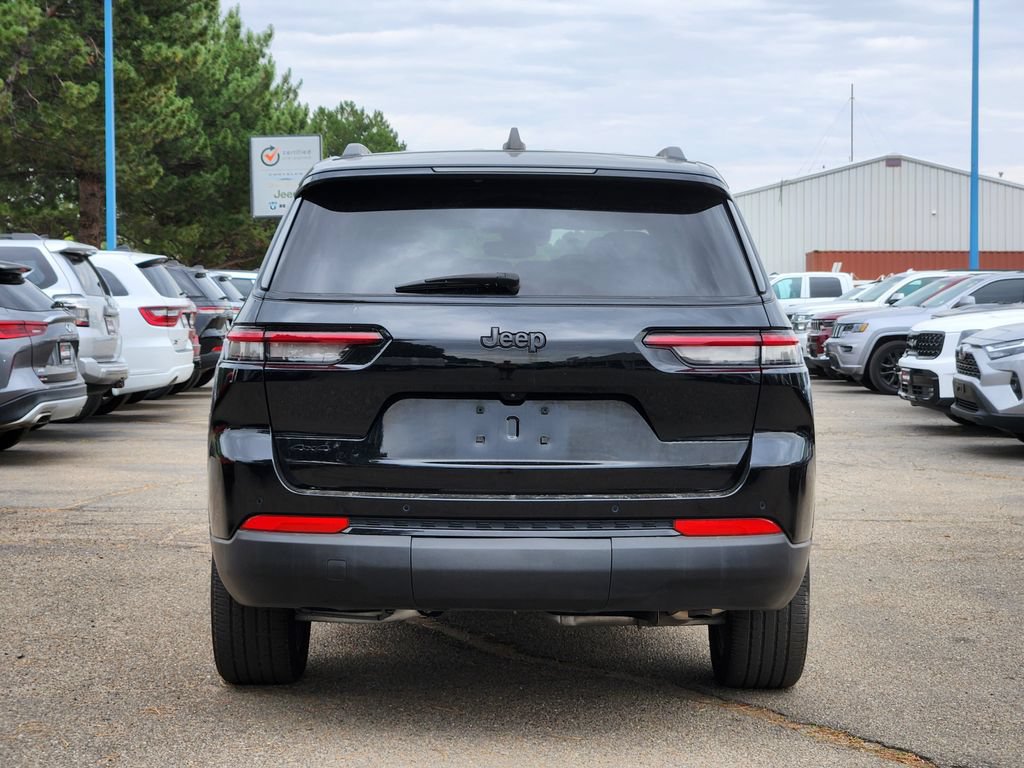 Used 2024 Jeep Grand Cherokee L Altitude AWD/4WD image 11
