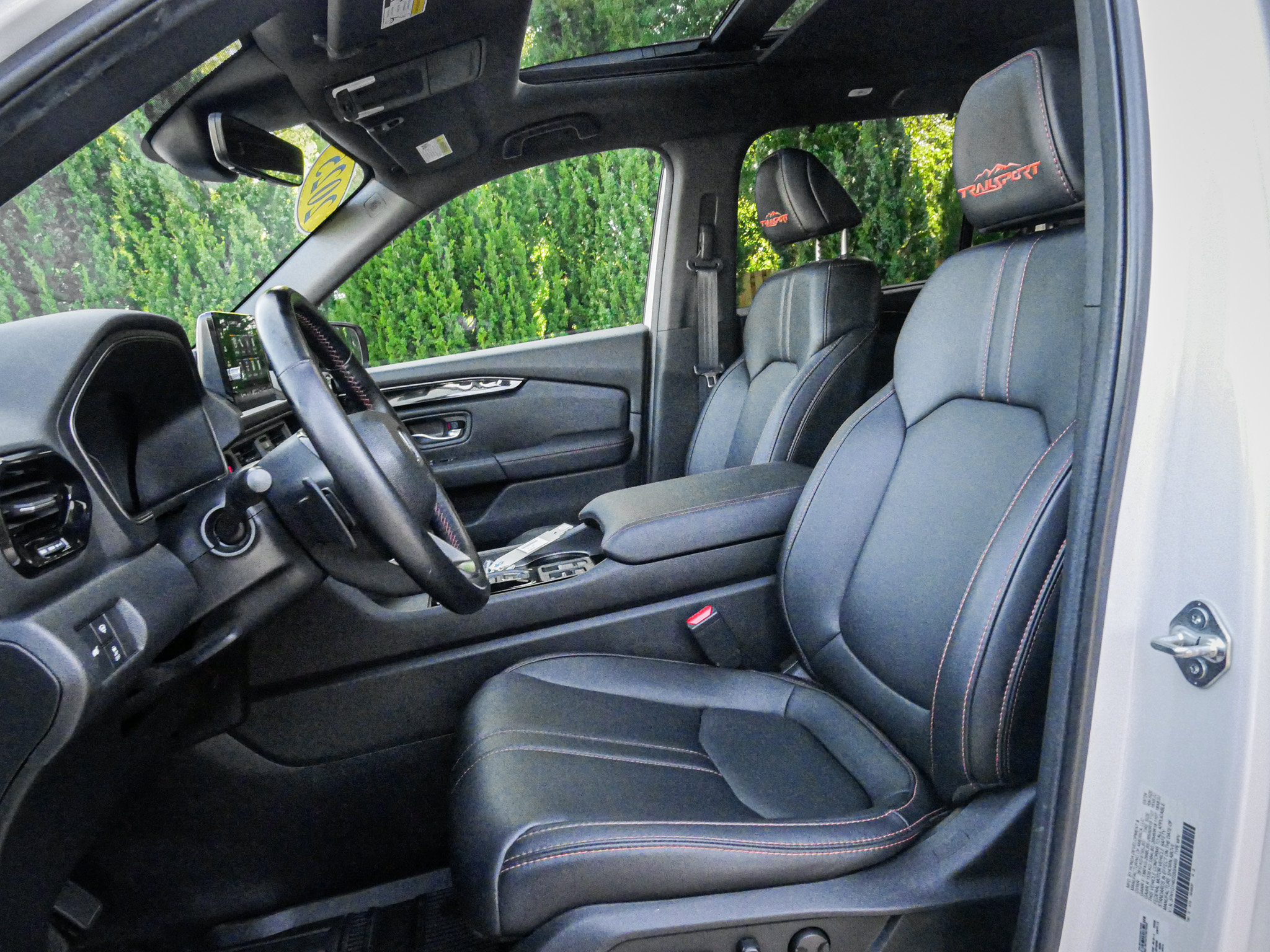 Certified 2025 Honda Pilot TrailSport image 16