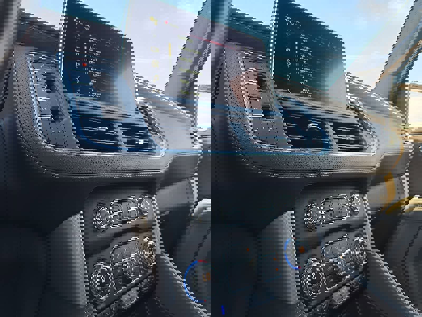 Used 2022 GMC Yukon XL SLT w/ SLT Premium Package AWD/4WD image 20