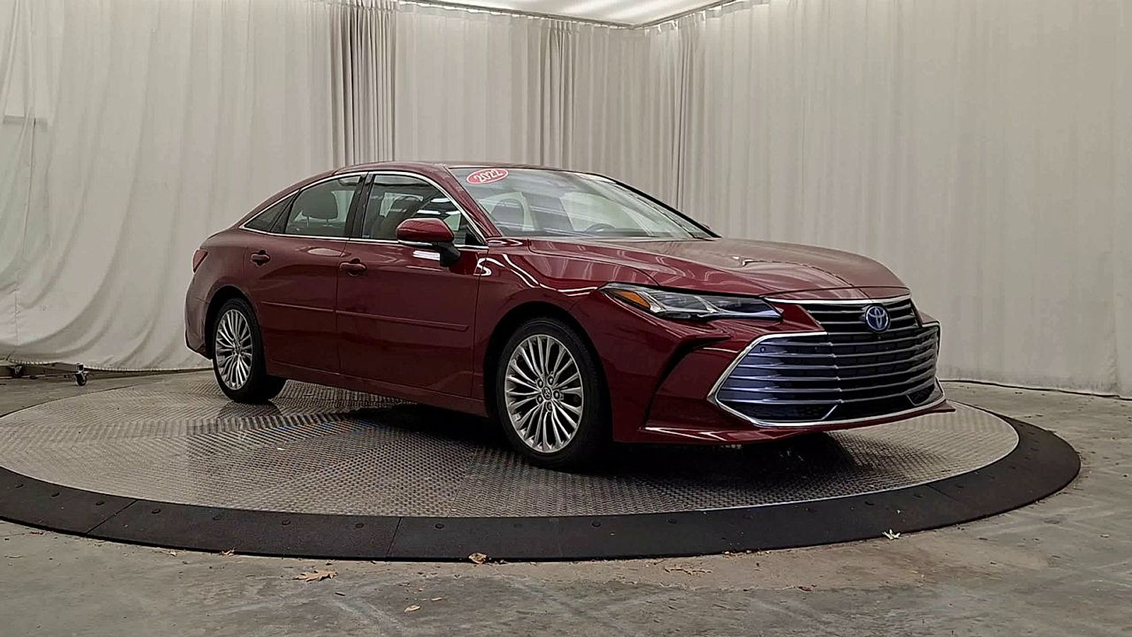 Certified 2022 Toyota Avalon Limited w/ Advanced Safety Package FWD image 5