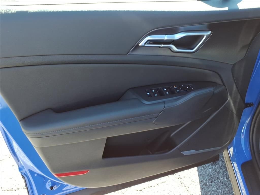 New 2026 Kia Sportage EX image 16