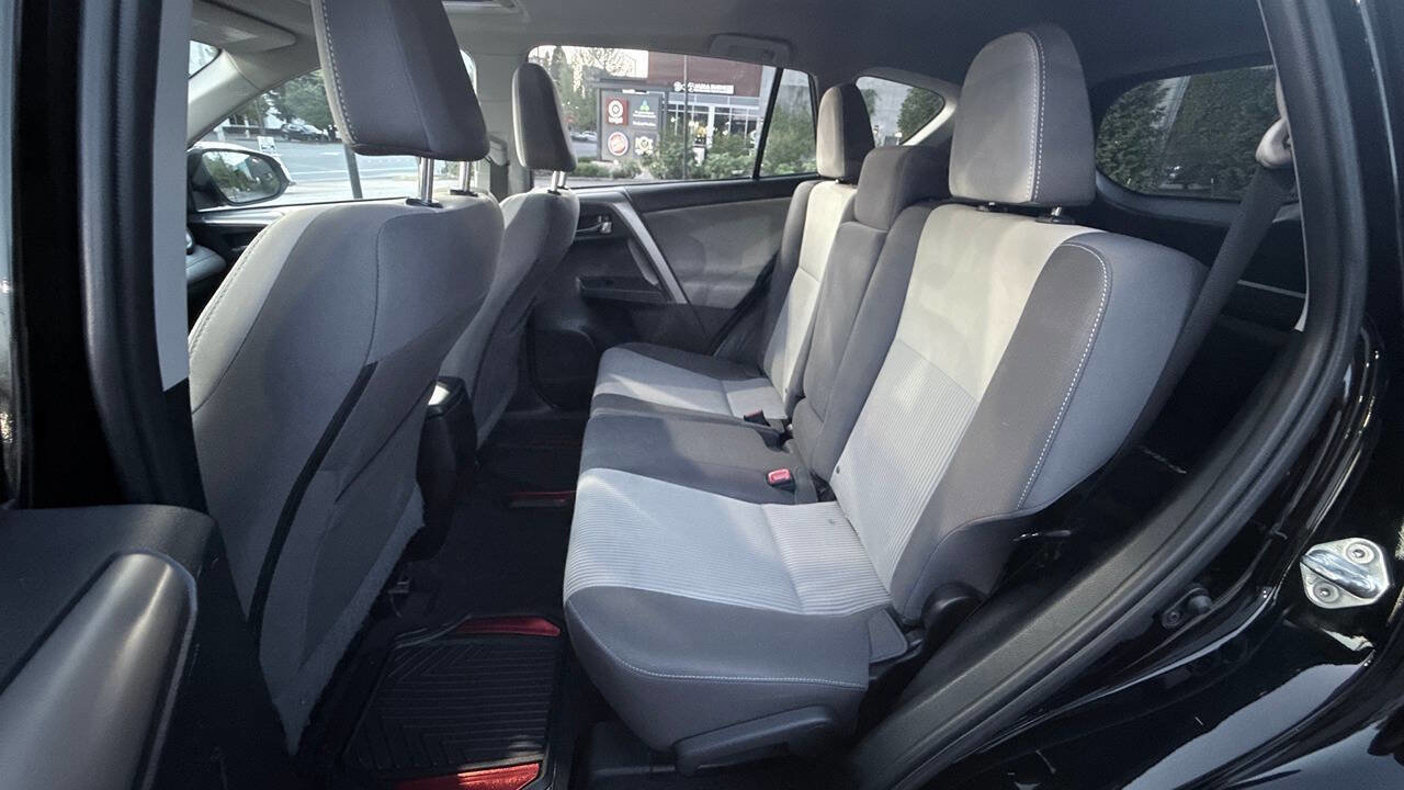 Used 2014 Toyota RAV4 XLE AWD/4WD image 33