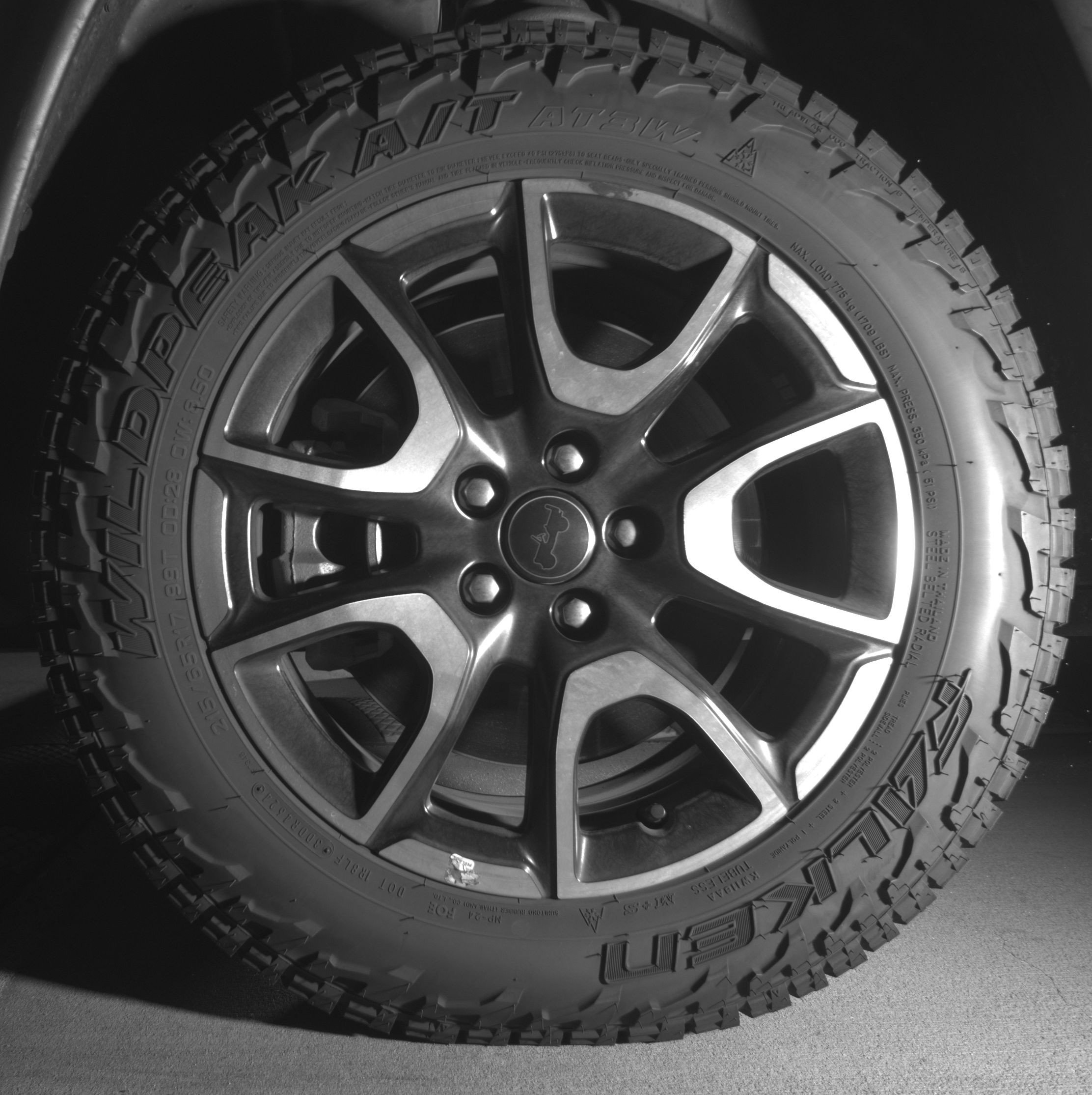 Used 2025 Jeep Compass Trailhawk AWD/4WD image 12