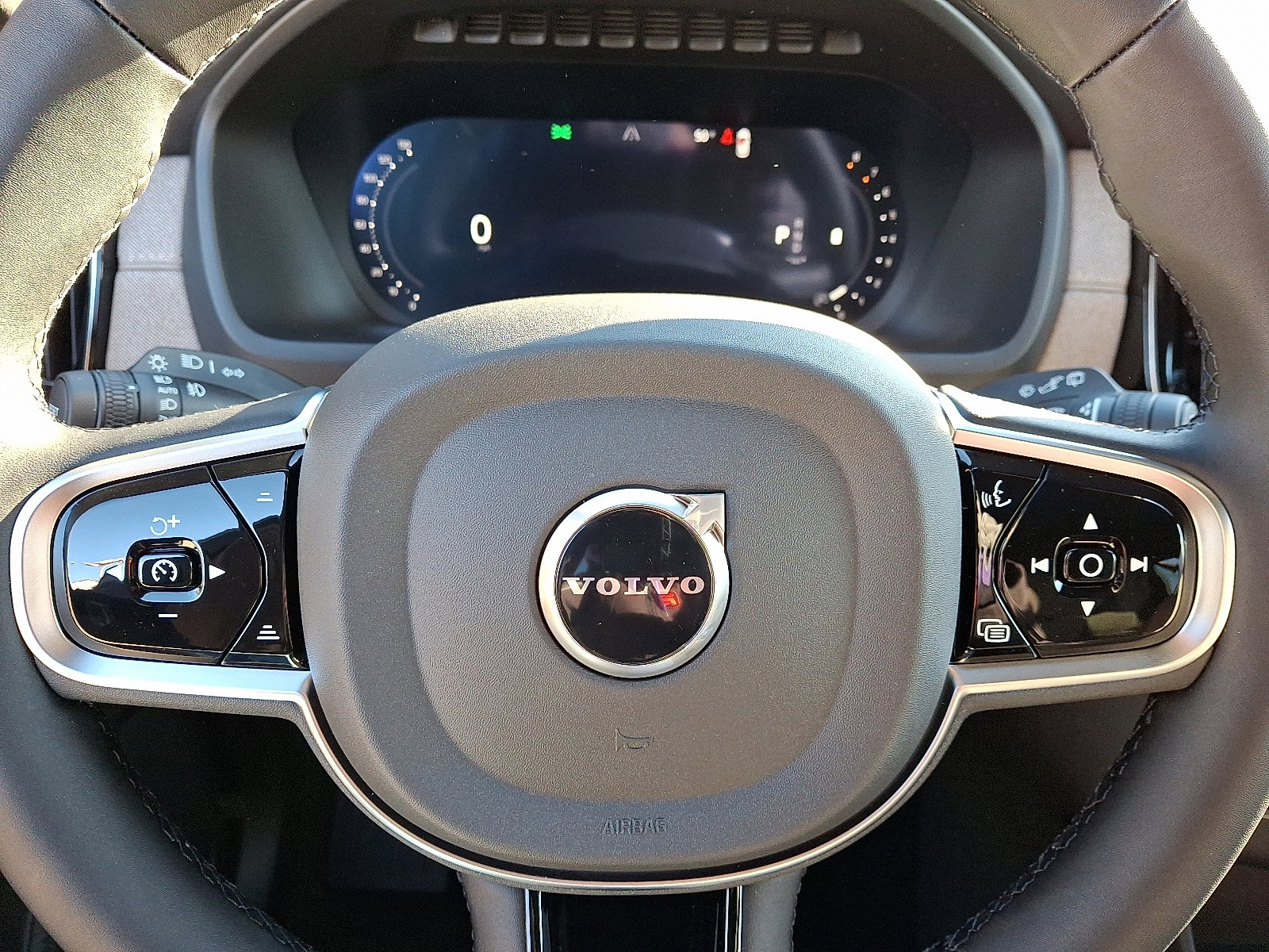 New 2026 Volvo XC90 B6 Plus w/ Protection Package Premier image 12