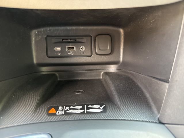 Used 2021 Chevrolet Equinox Premier image 20