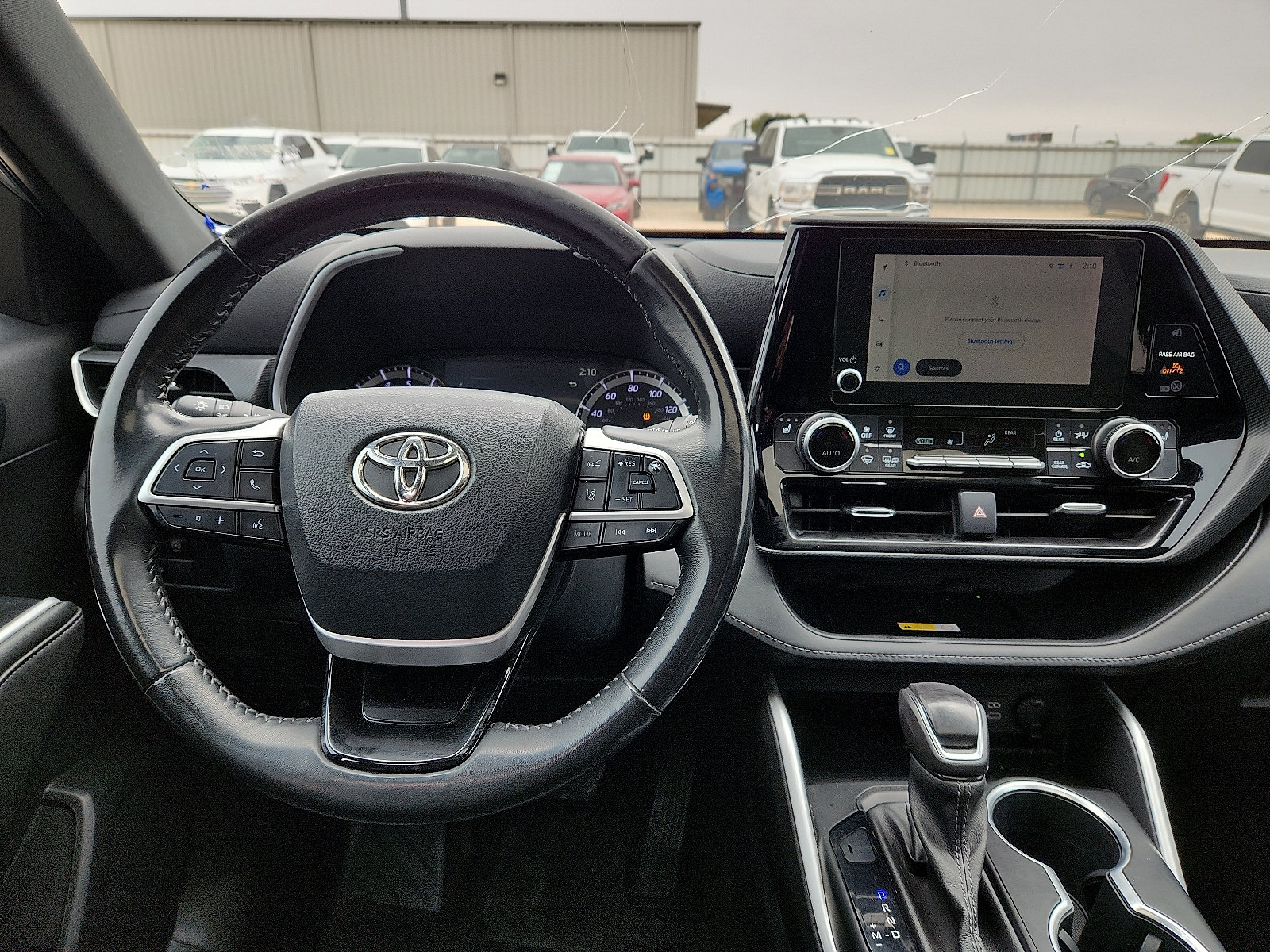 Used 2023 Toyota Highlander XSE FWD image 11