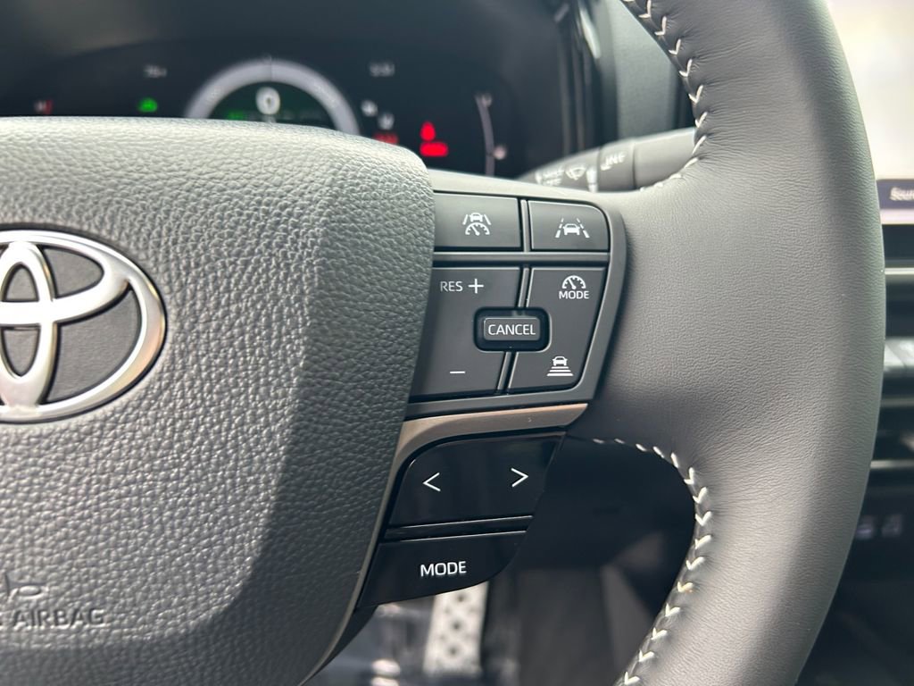 Used 2026 Toyota Camry Hybrid w/ Multimedia Upgrade Package FWD image 16