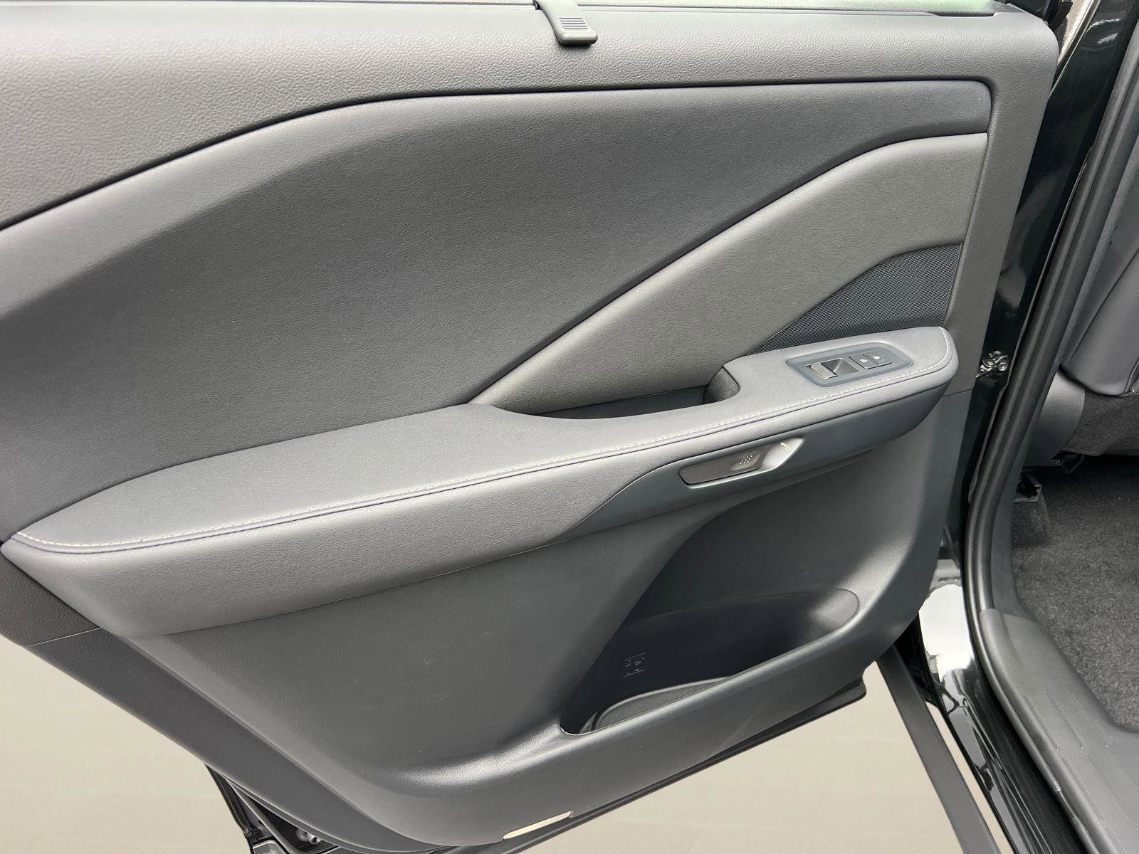 New 2026 Lexus TX 500h AWD image 16