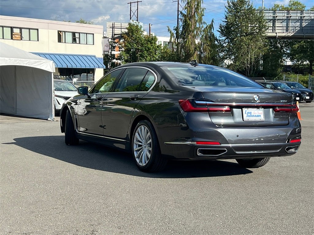 Used 2022 BMW 740i image 6