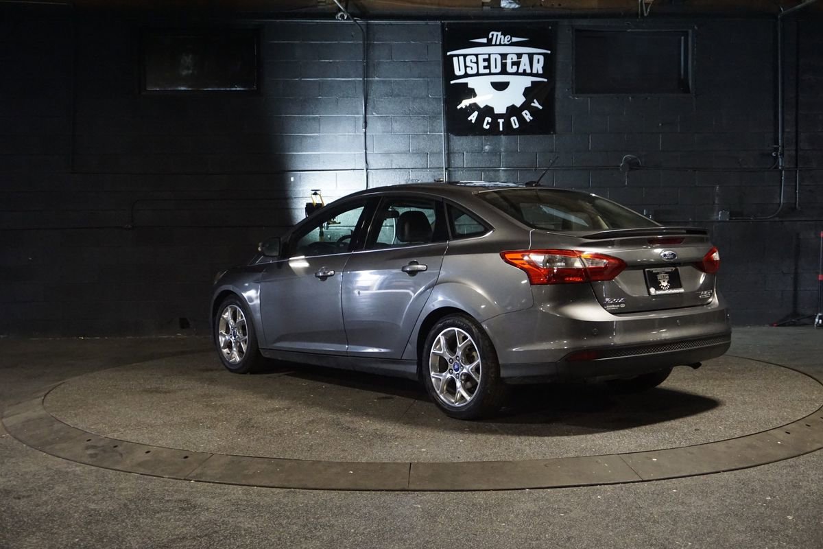 Used 2013 Ford Focus Titanium FWD image 3