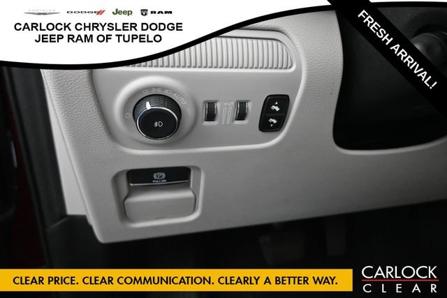 Used 2024 Jeep Wagoneer 2WD image 18