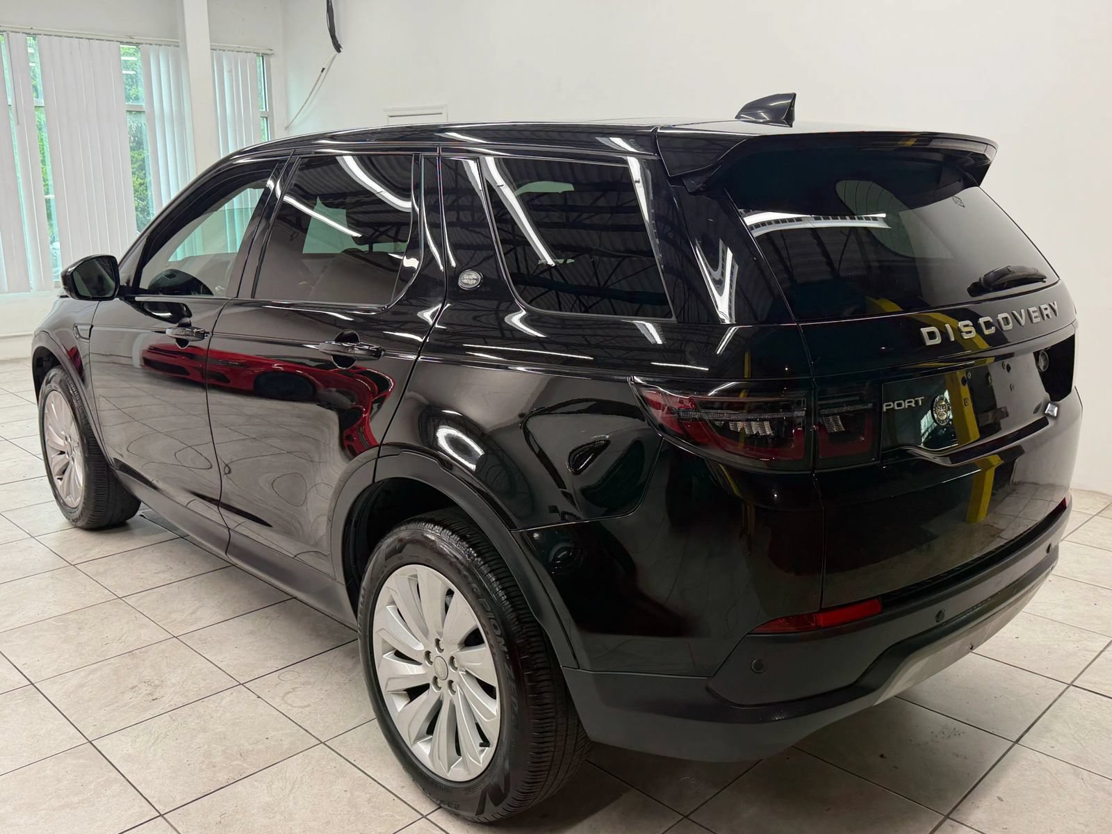 Used 2022 Land Rover Discovery Sport S AWD/4WD image 7