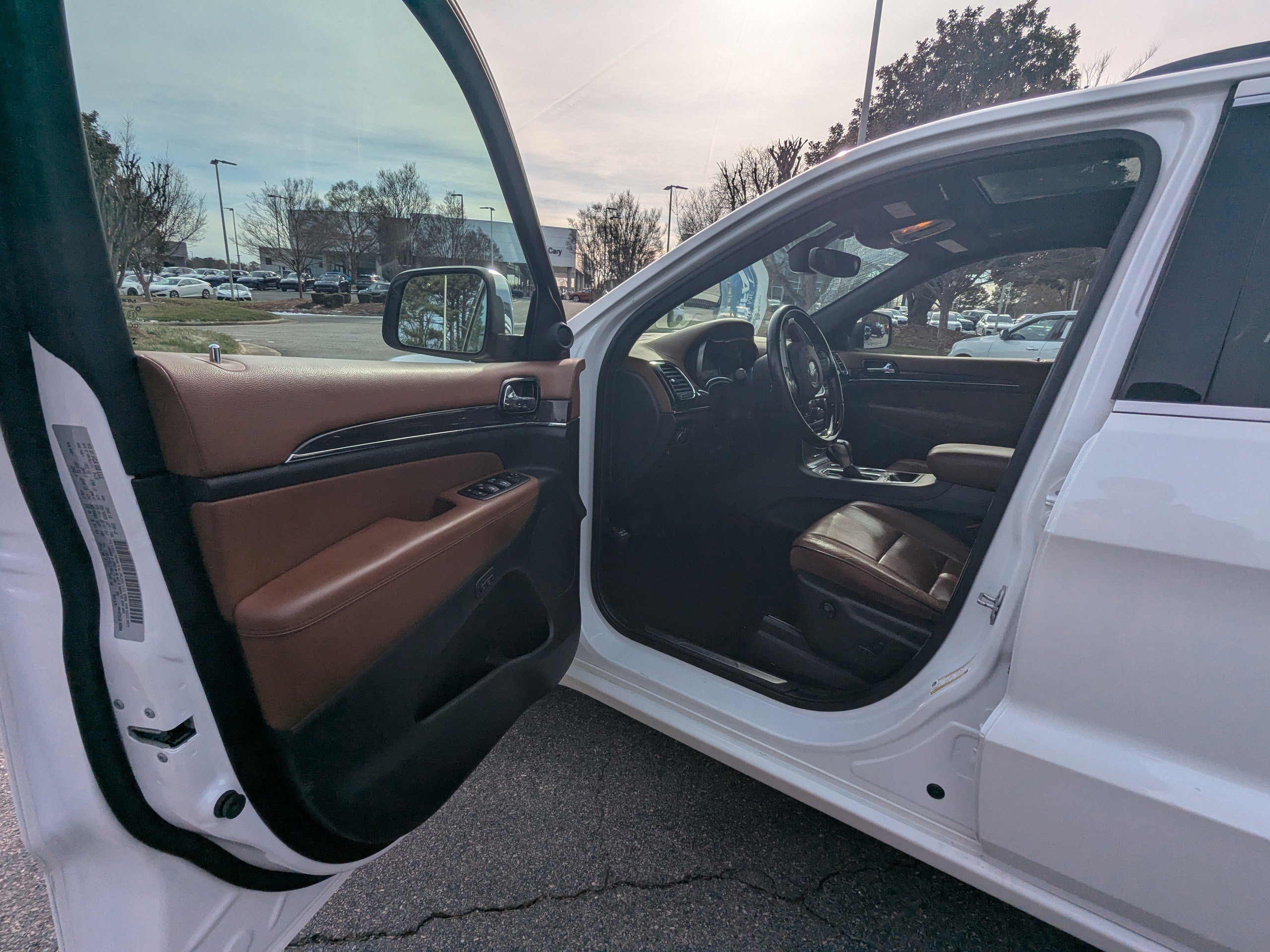 Used 2020 Jeep Grand Cherokee Overland image 8