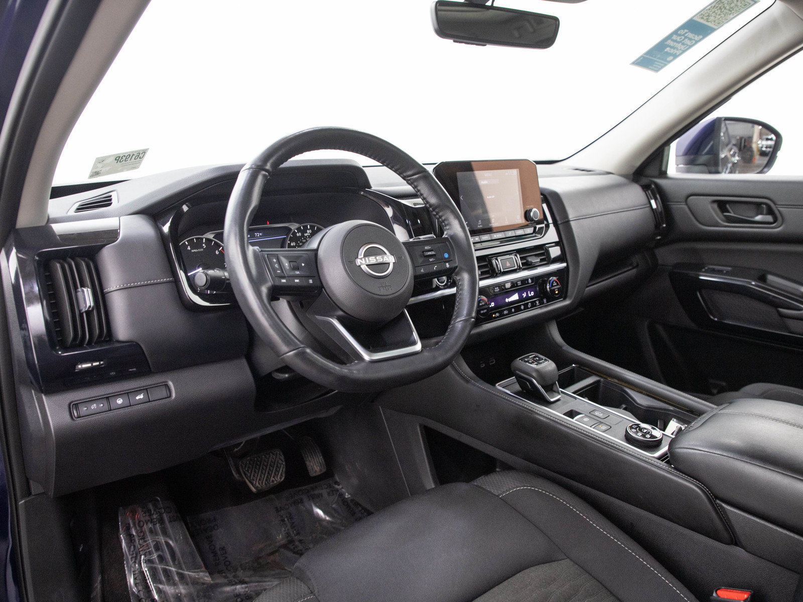 Used 2024 Nissan Pathfinder SV AWD/4WD image 27