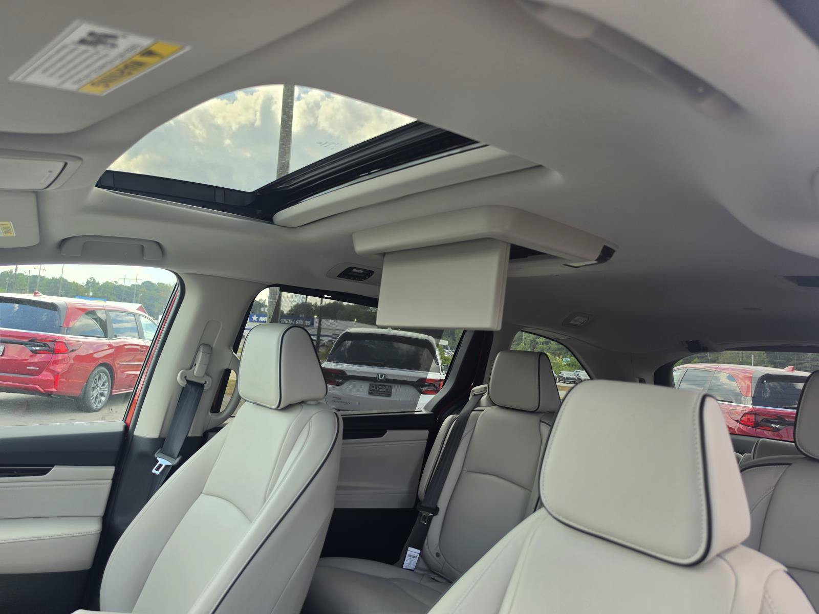 New 2027 Honda Odyssey Touring image 8