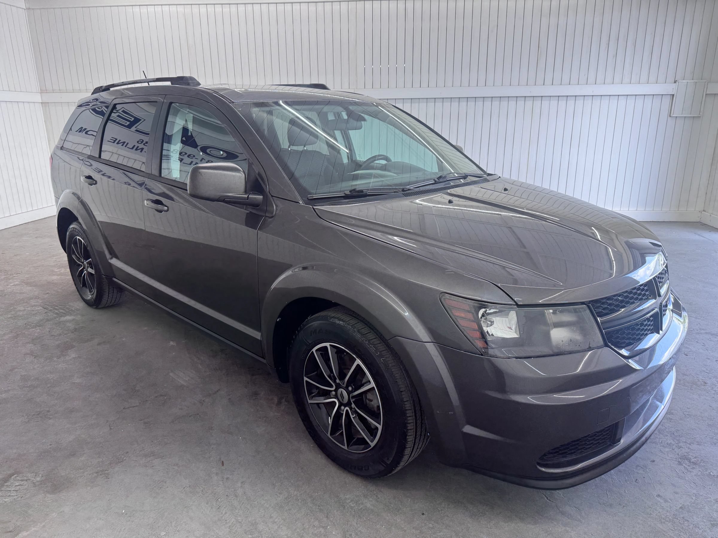 Used 2018 Dodge Journey SE w/ Popular Equipment Group FWD image 3