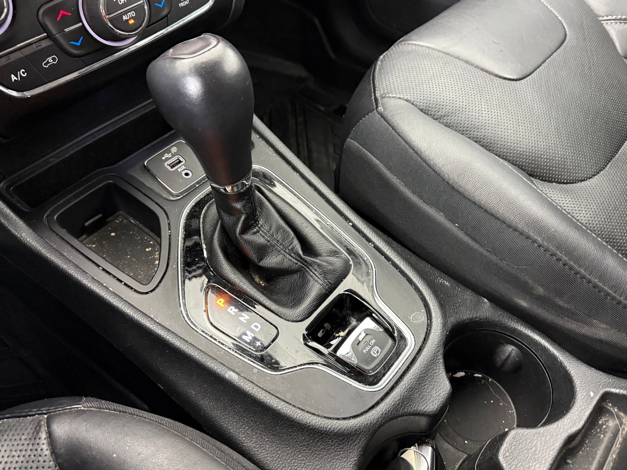 Used 2019 Jeep Cherokee Limited image 19