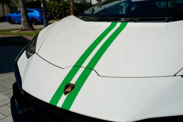 Used 2023 Lamborghini Huracan Tecnica RWD image 40