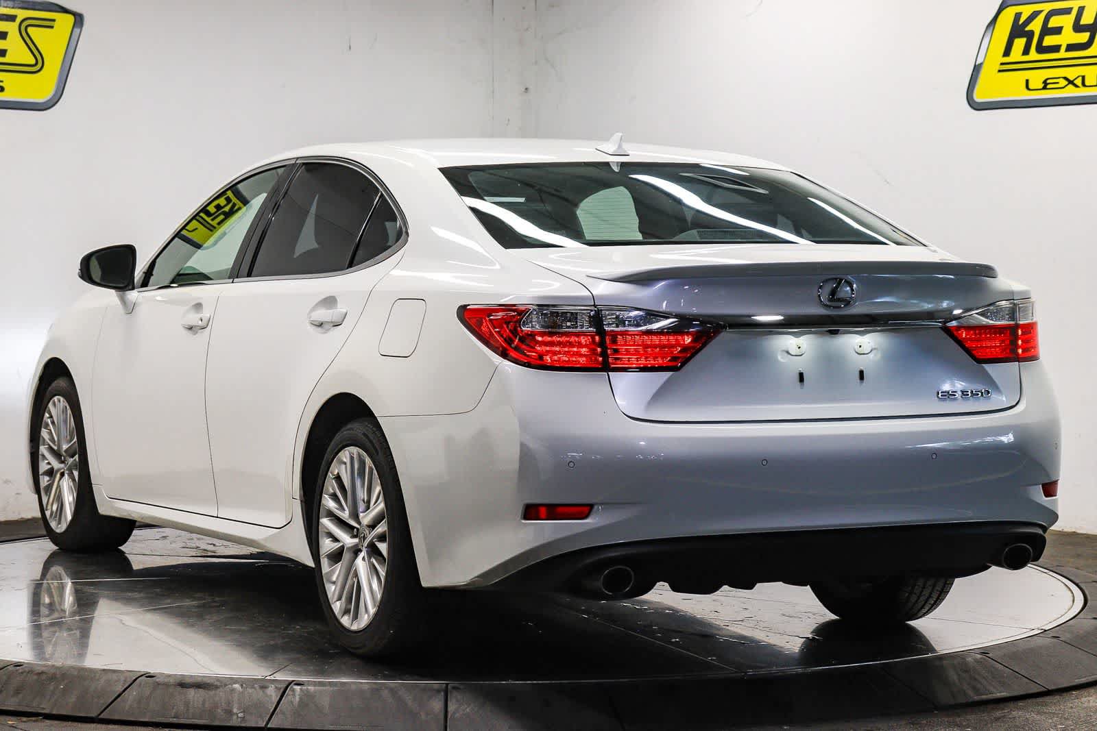 Used 2014 Lexus ES 350 w/ Luxury Package FWD image 8
