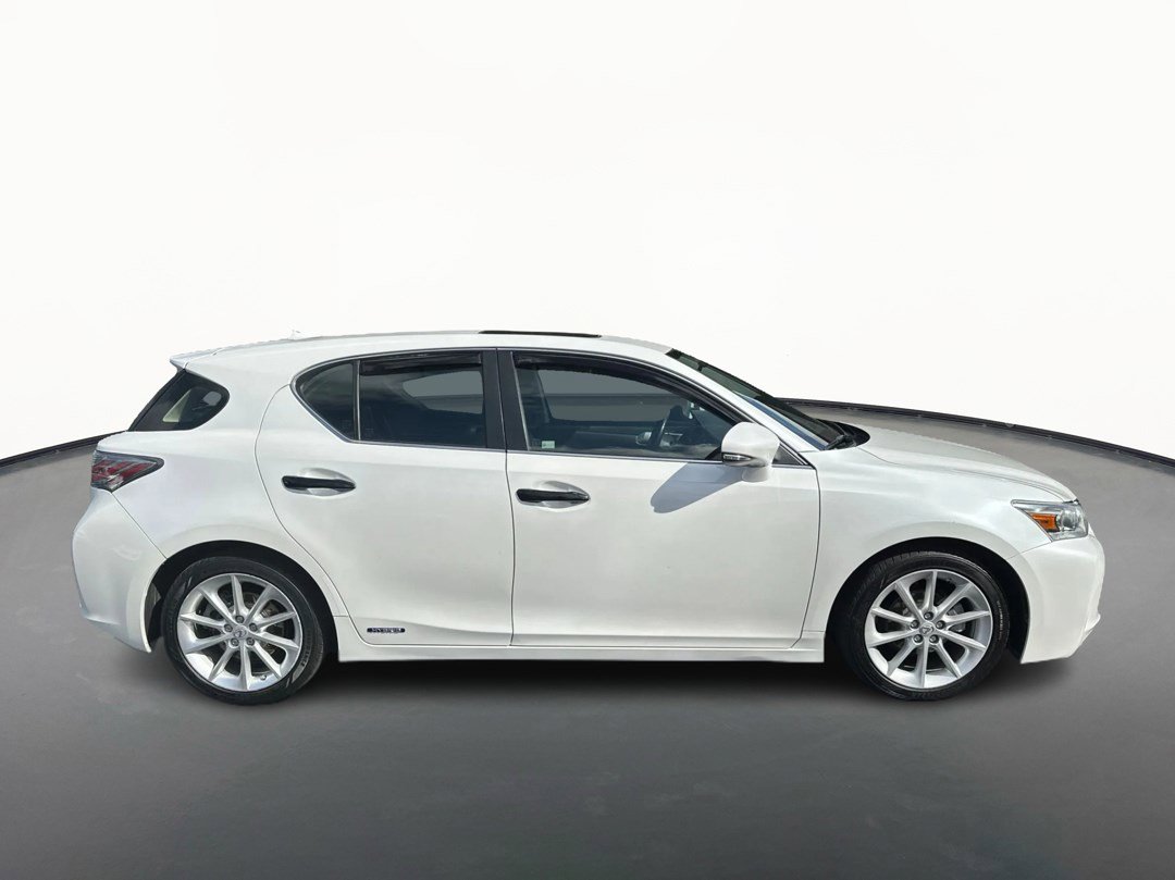 Used 2013 Lexus CT 200h FWD image 2