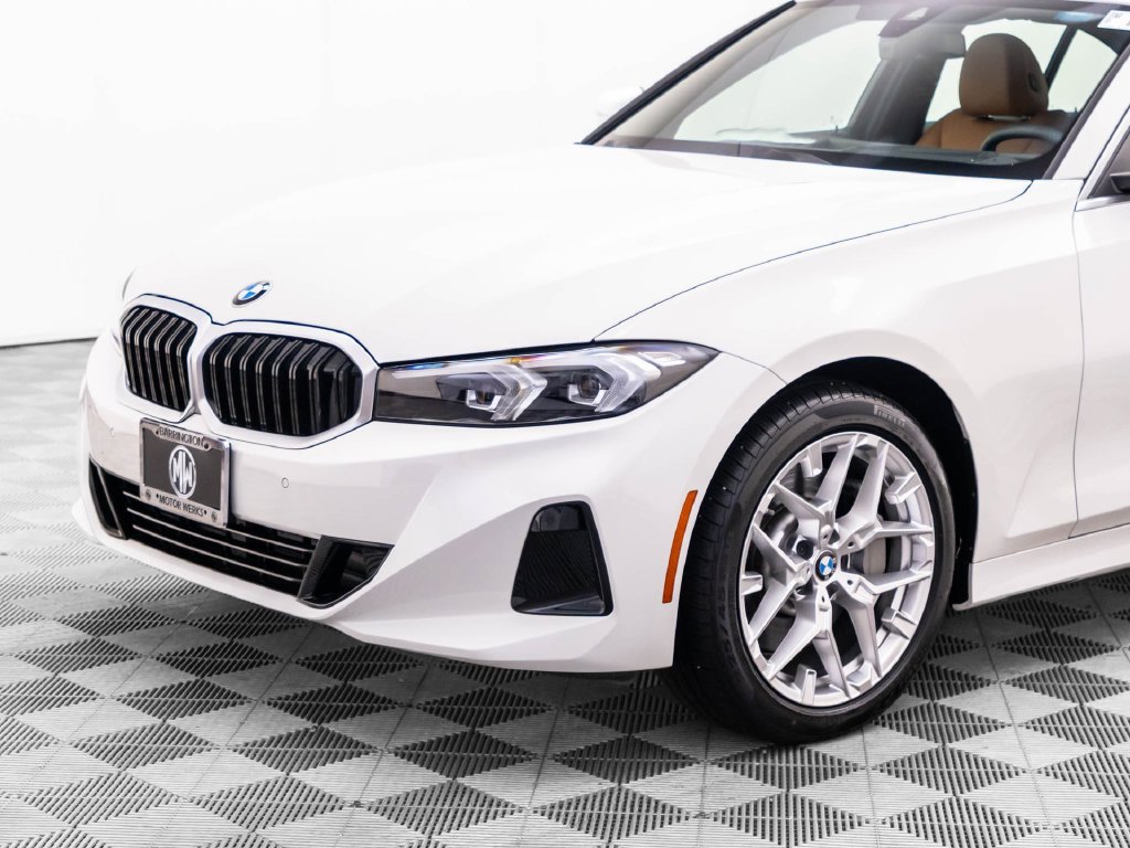 Used 2025 BMW 330i xDrive Sedan w/ Premium Package AWD/4WD image 35