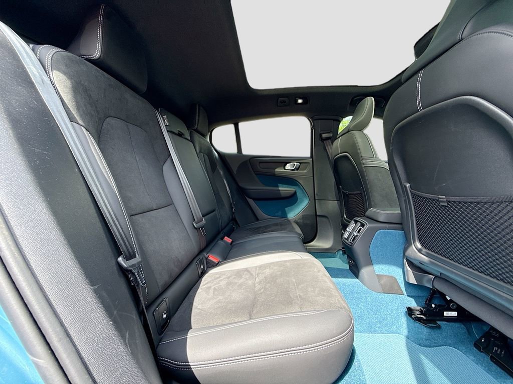 Used 2023 Volvo C40 P8 Recharge Plus image 29