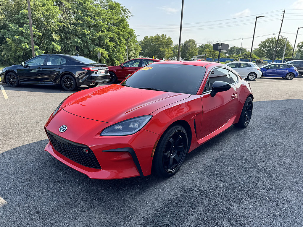 Used 2023 Toyota GR86 Premium w/ ALL Weather Mat Package (TMS) RWD image 2
