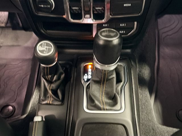 Used 2021 Jeep Wrangler Unlimited Sahara AWD/4WD image 16