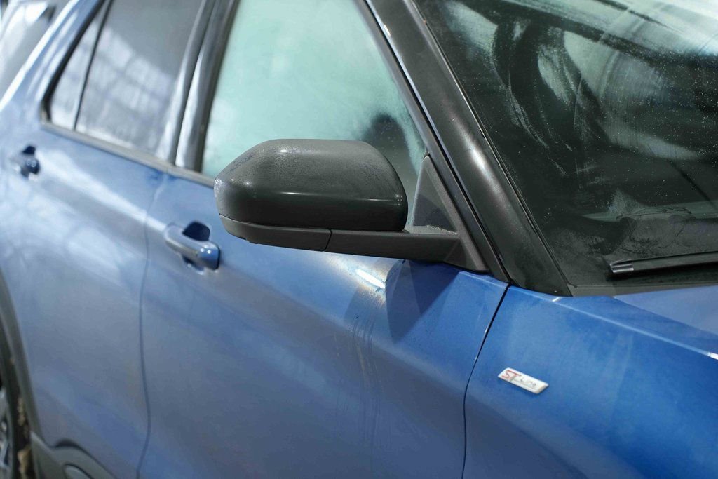 Used 2023 Ford Explorer ST-Line image 9