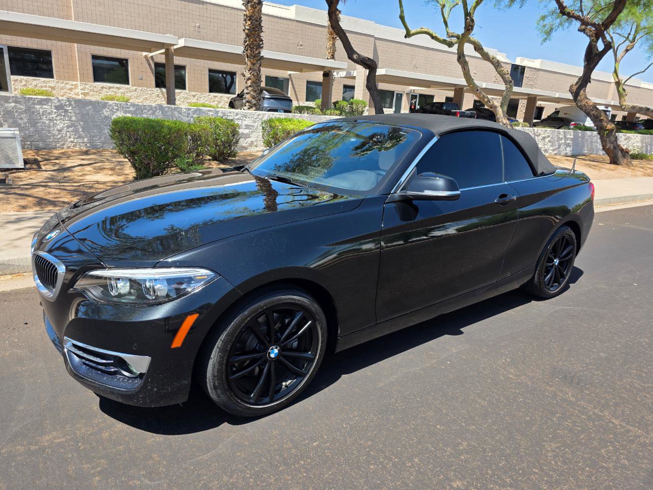 Used 2020 BMW 230i Convertible w/ Premium Package RWD image 6