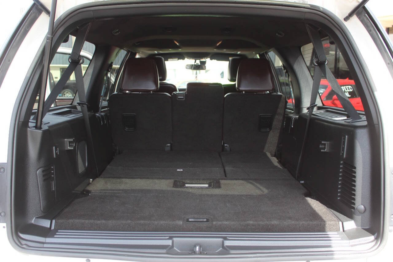 Used 2017 Ford Expedition EL Platinum AWD/4WD image 14