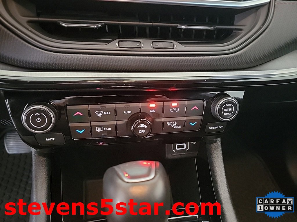 Used 2024 Jeep Compass Trailhawk image 16