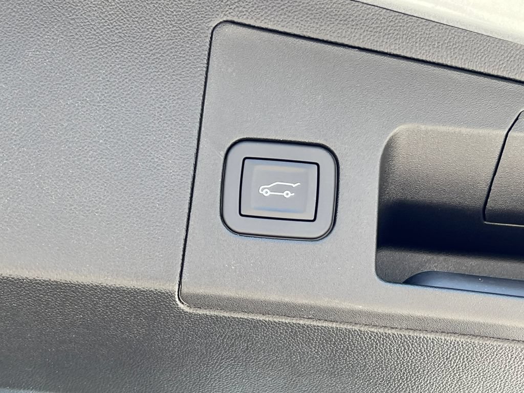 New 2026 Cadillac XT5 Luxury w/ LPO, Floor Liner Package AWD/4WD image 39