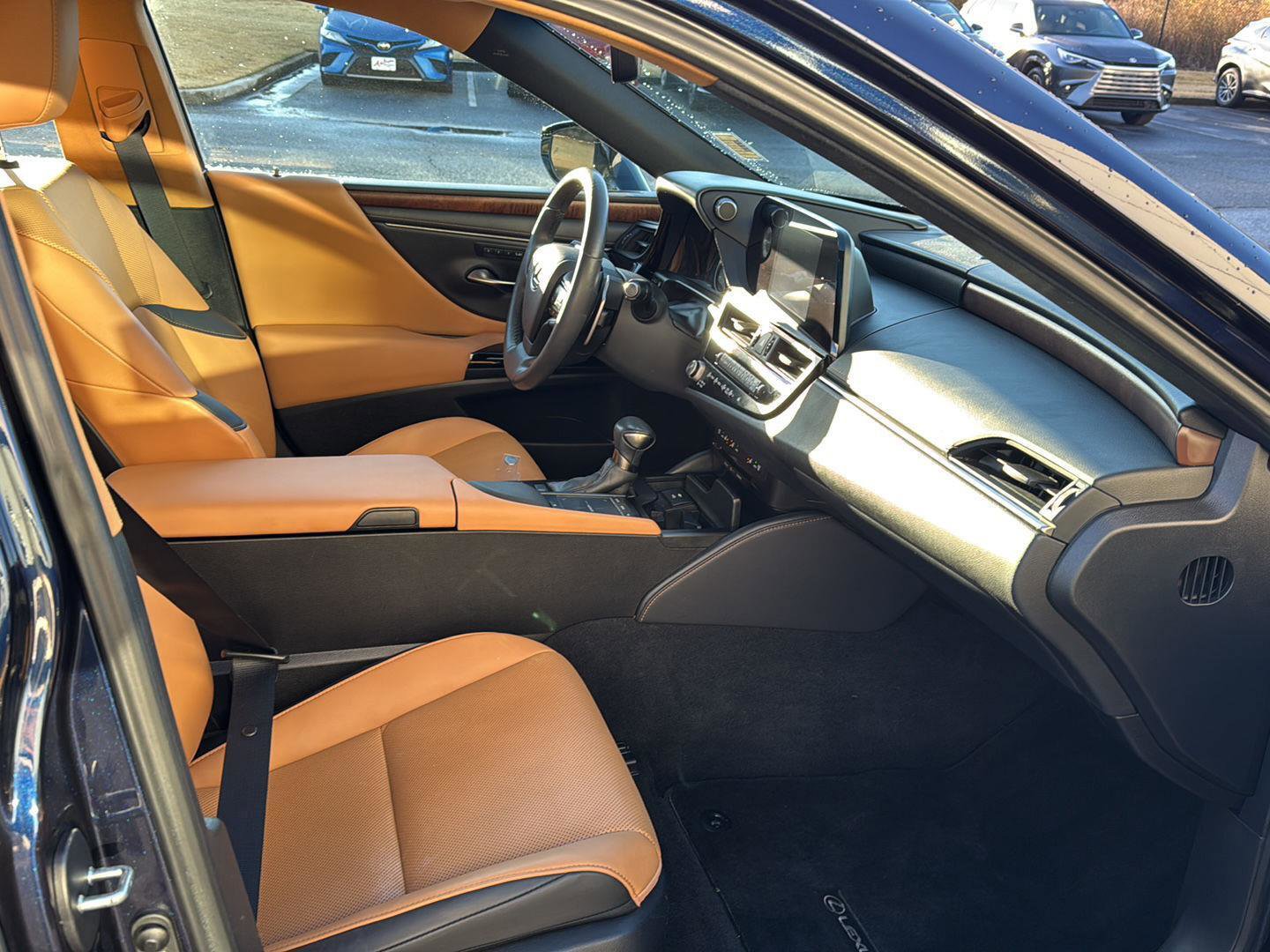 Certified 2022 Lexus ES 350 w/ Premium Package image 10