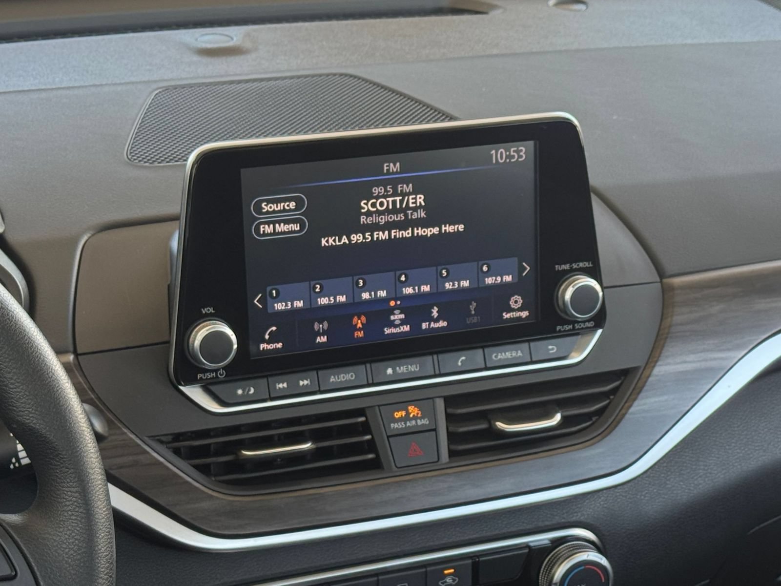 Used 2025 Nissan Altima 2.5 SV FWD image 17