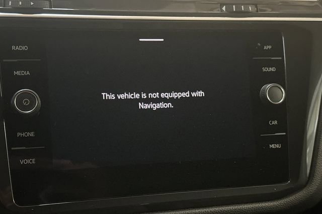 Used 2021 Volkswagen Tiguan SE image 24