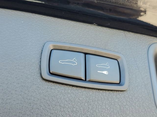 Used 2022 Porsche Macan Base image 11