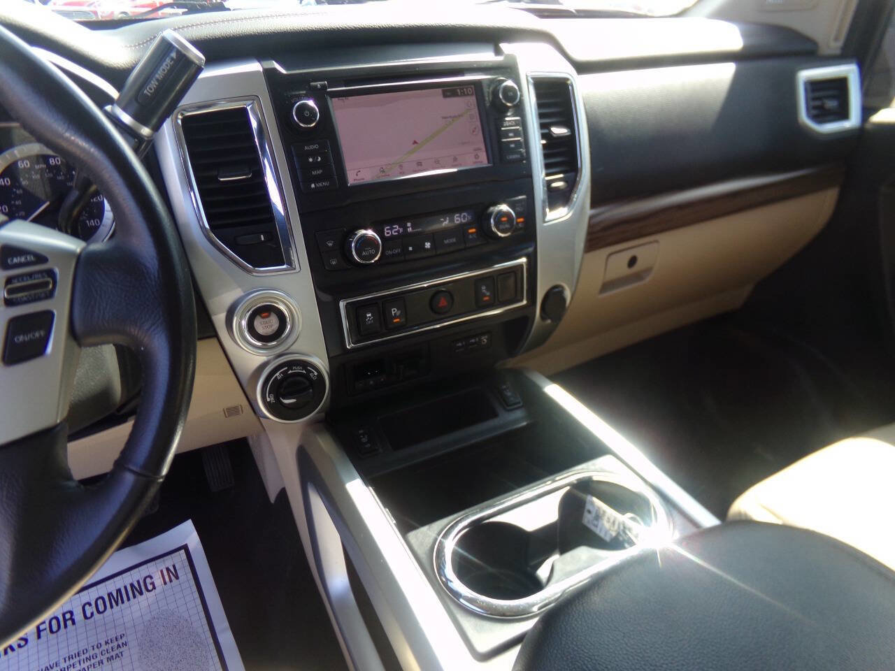 Used 2019 Nissan Titan SL image 32