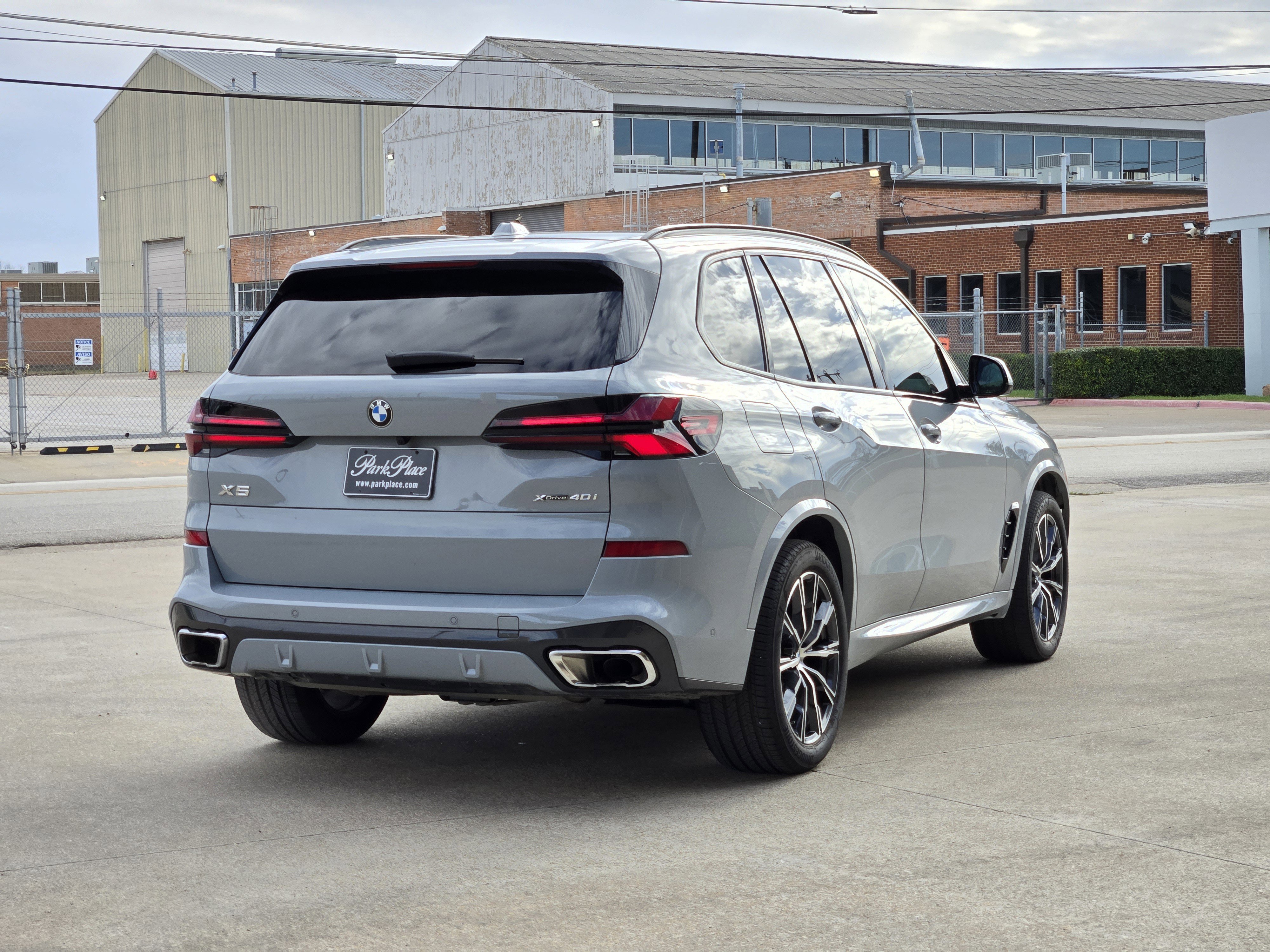 Used 2024 BMW X5 xDrive40i w/ M Sport Package image 9