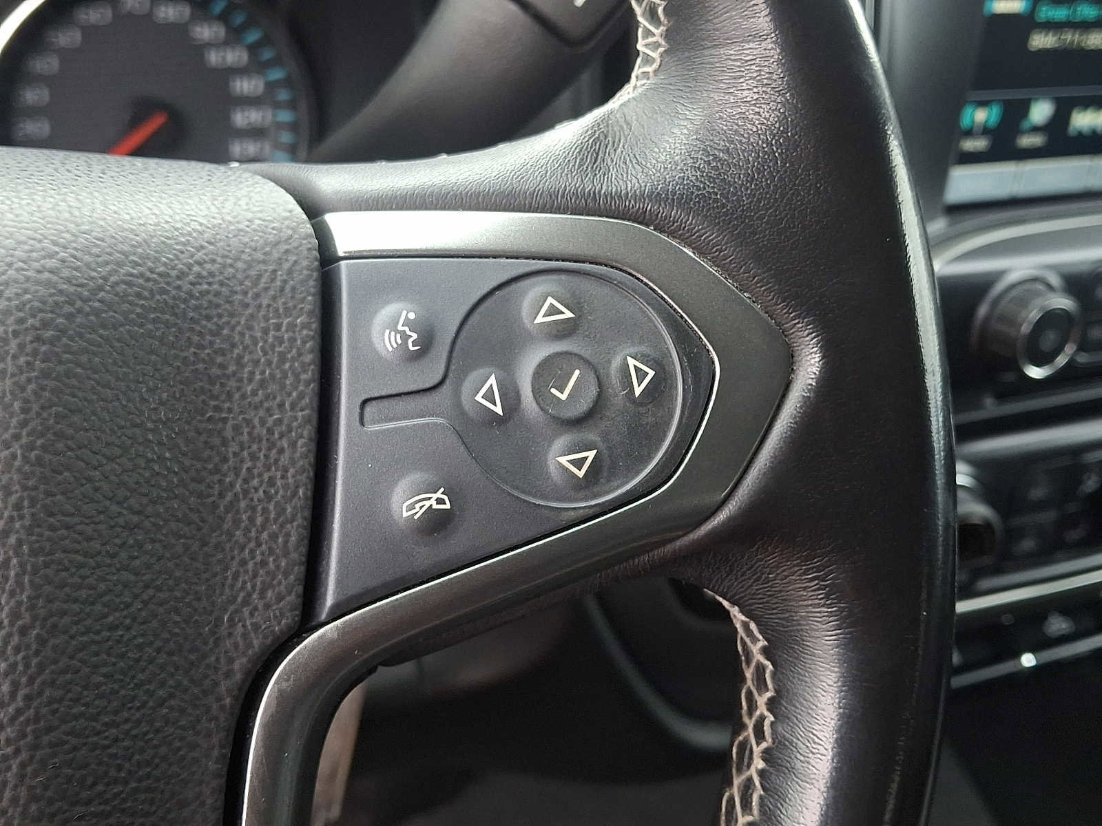 Used 2018 Chevrolet Silverado 1500 LT w/ All Star Edition image 21