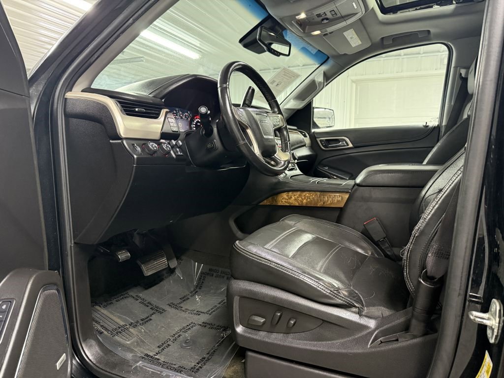 Used 2016 GMC Yukon XL Denali image 9