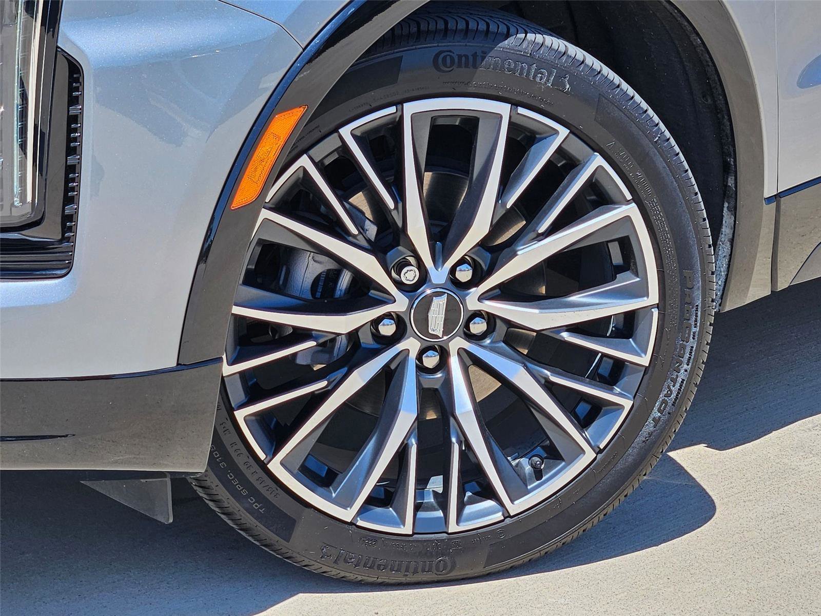 Used 2024 Cadillac XT4 Sport FWD image 6
