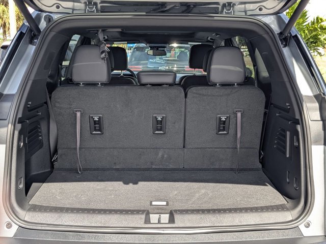 Certified 2025 GMC Acadia AT4 w/ Luxury Package image 6